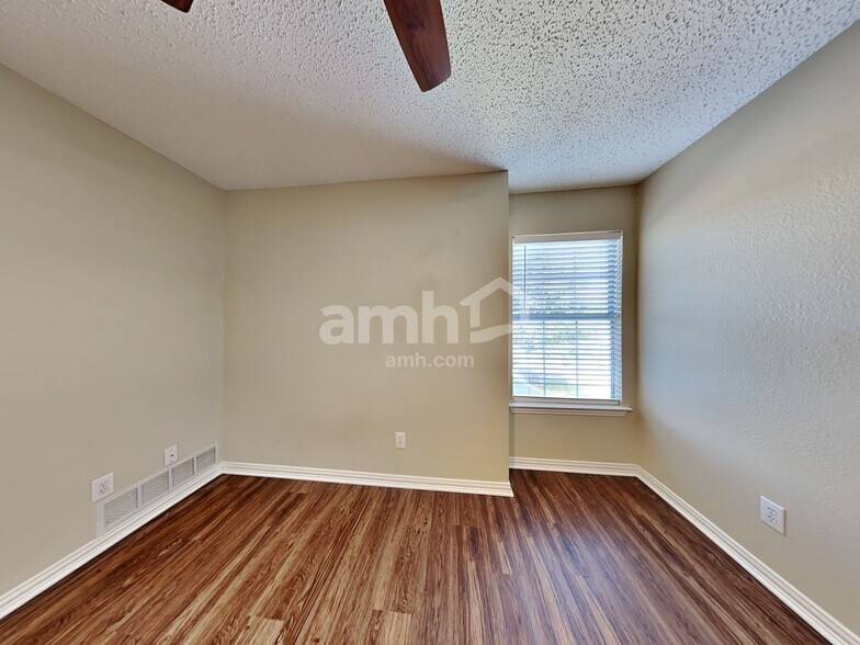 Building Photo - 3167 Lido Way