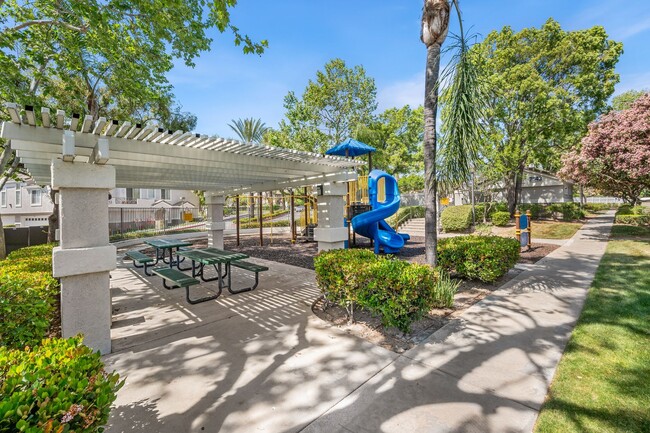 Building Photo - **7543 W Liberty Pkway #655 Fontana** Beau...
