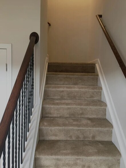 Building Photo - Room in Townhome on Simril Ct