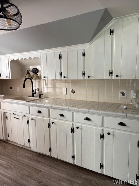 Building Photo - 1997 Hertel Ave