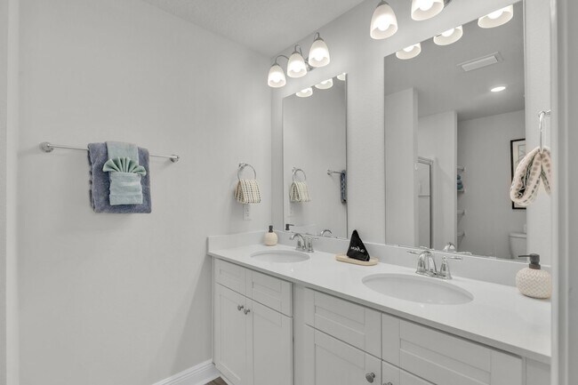 Building Photo - 5724 Sandy Walk St