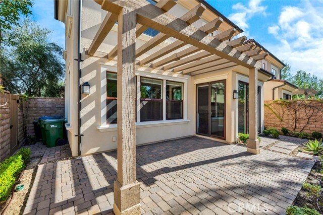 Building Photo - 115 Rodeo