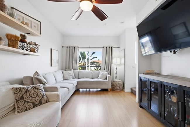 Building Photo - Steps from the Sand - Pacific Beach Townhome, Offered Fully or Partially Furnished