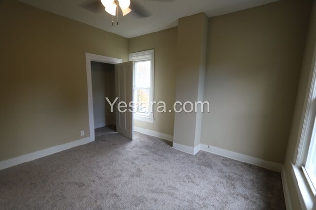 Building Photo - 2 Bedroom 2 Bath House