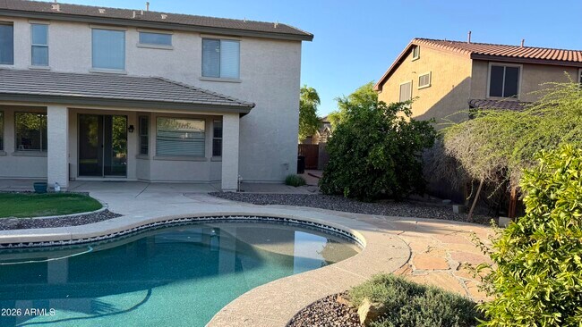 Building Photo - 1289 E Iris Dr