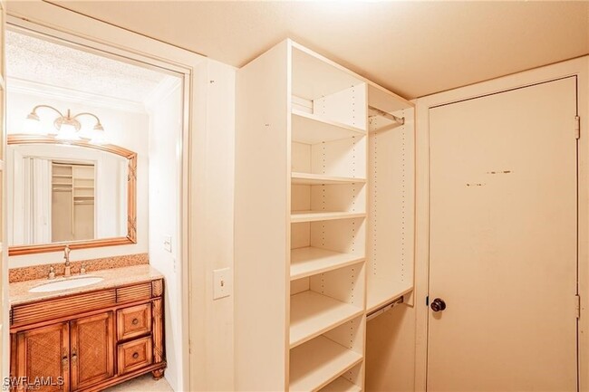 Building Photo - 15126 Parkside Dr