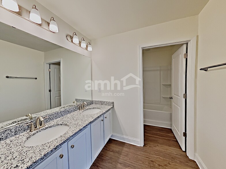 Building Photo - 13009 Wishsong Ct