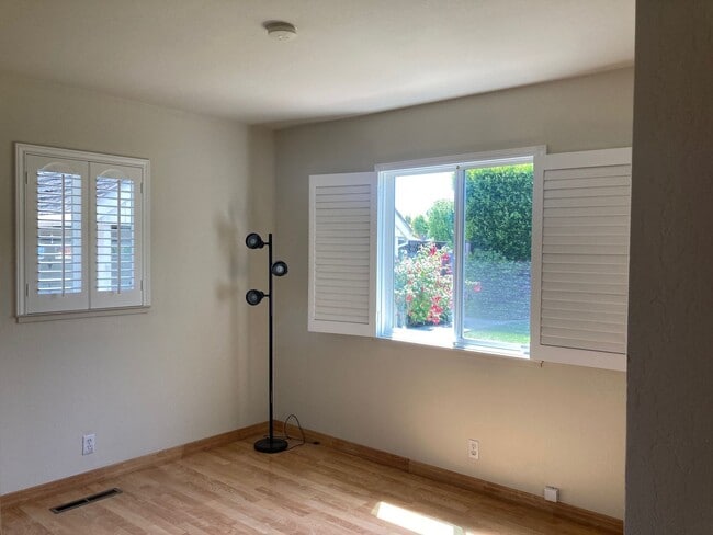 Building Photo - Rare Willow Glen Gem: Spacious 4BR Family Compound on a 9,000+ Sq. Ft. Lot