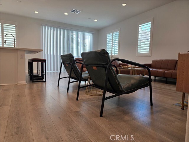 Building Photo - 24115 Hillcrest Dr