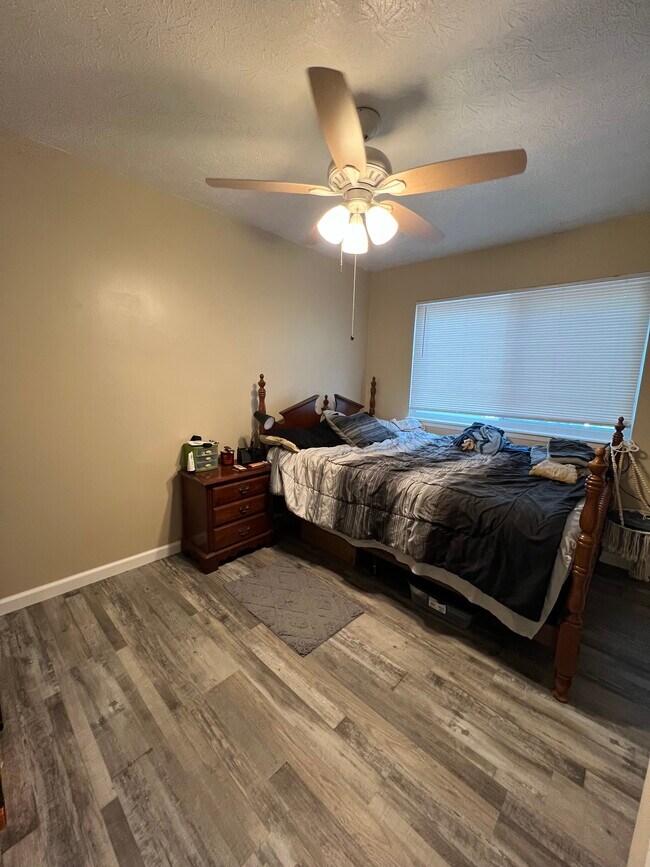 #2 Bedroom. - 3942 Solano Rd