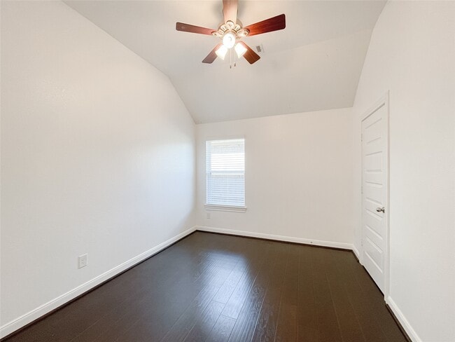 Building Photo - 18126 Golden Falls Ln