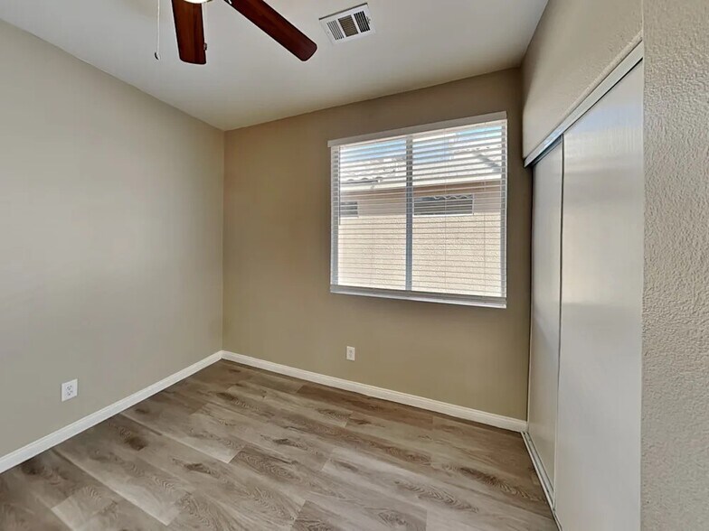 Building Photo - 5952 Hickory Nut Ave