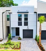 Building Photo - 3521 Village Blvd