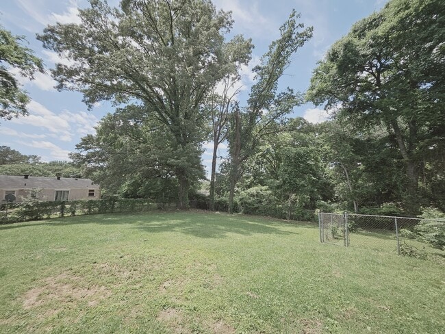 Building Photo - 919 Rexdale Dr