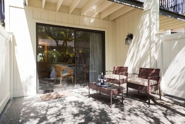 Building Photo - 668 Cottage Dr