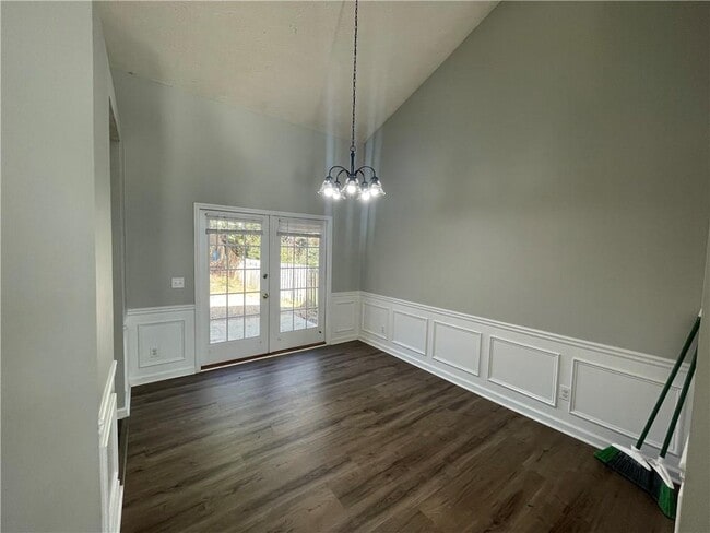 Building Photo - 3140 Serenade Ct