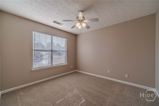 Building Photo - 670 Woodland Ridge Dr