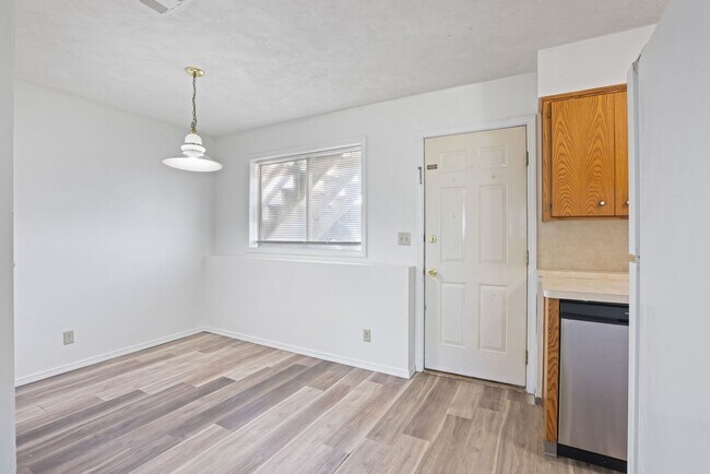 Building Photo - 2286 Stace St