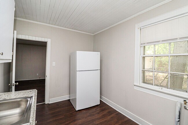 Building Photo - New Bern 505