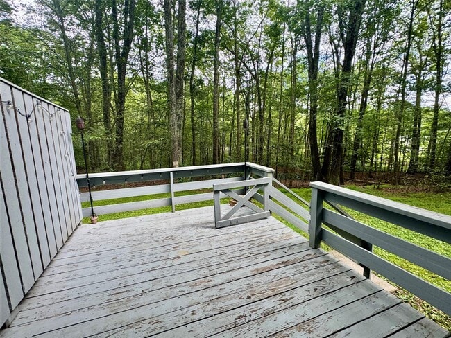 Building Photo - 7 Hemlock Trail