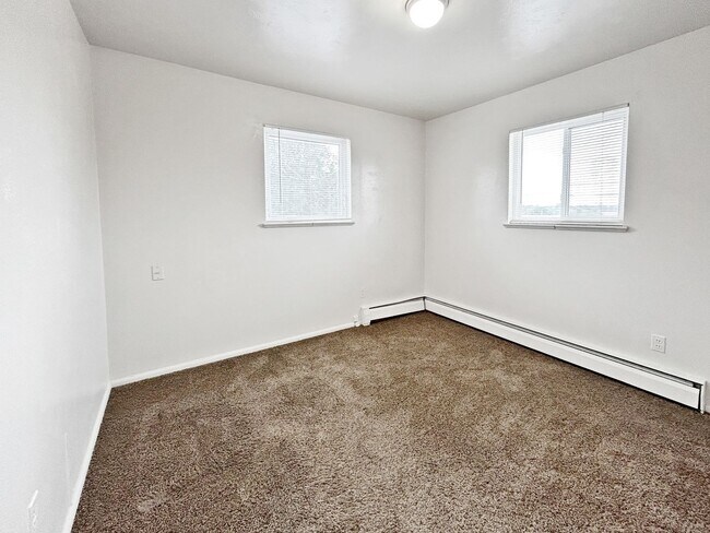 Building Photo - $0 DEPOSIT OPTION. 2 BED 1 BATH IN SOUTH W...