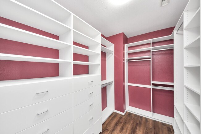 Building Photo - 16319 Autumn Leigh Dr