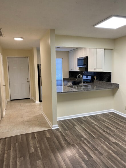 Building Photo - 1597 Springleaf Point SE