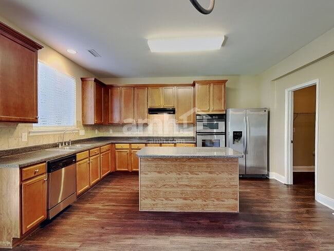 Building Photo - 238 Larktree Ln