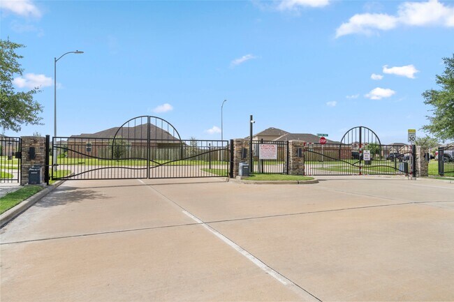 Building Photo - 9719 Montana Sapphire Ln