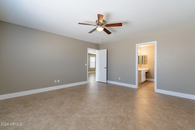 Building Photo - 6824 E Haven Ave