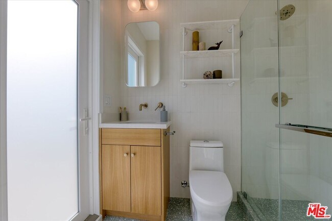 Building Photo - 211 Bellino Dr