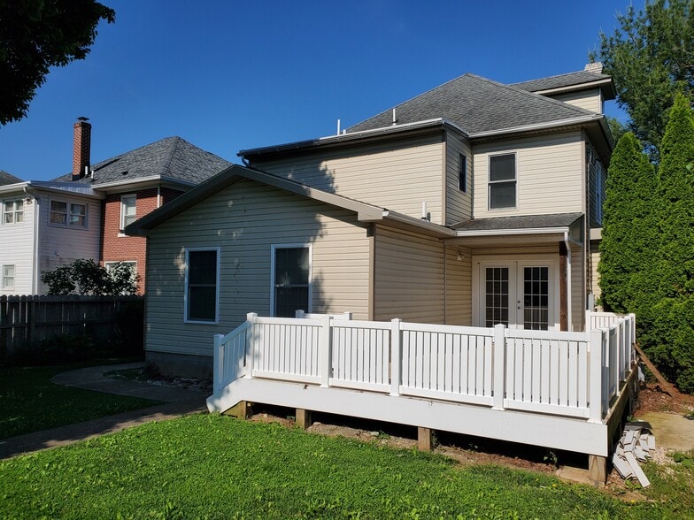 Building Photo - 13813 Village Mill Dr