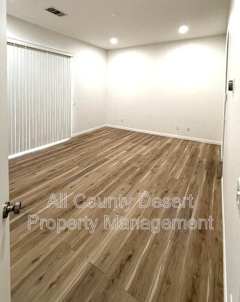 Building Photo - 74594 Moss Rose Dr