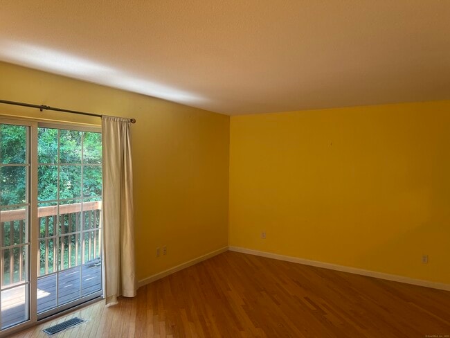 Building Photo - 53 Tunxis St