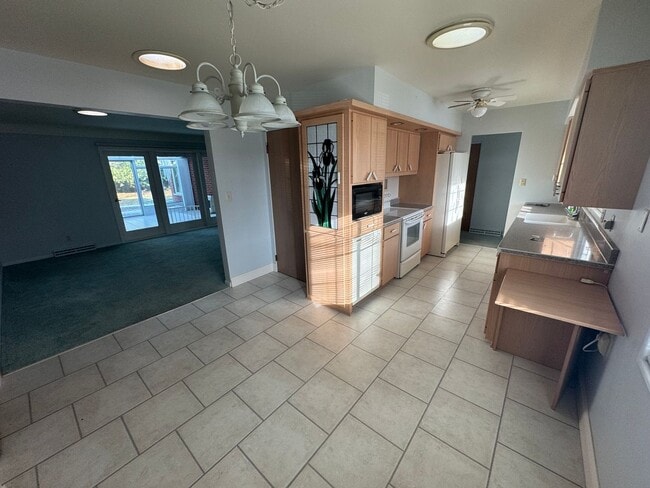 Building Photo - House across from Waverly Highschool!