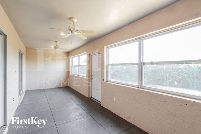 Building Photo - 2530 Pine Valley Dr