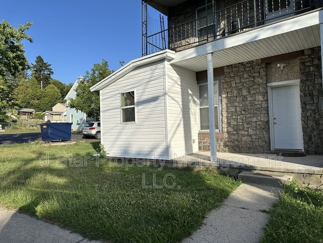 Building Photo - 2851 Kutztown Rd