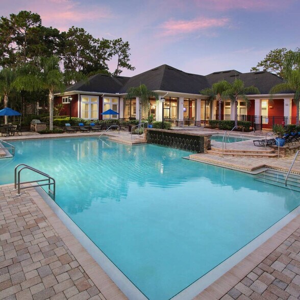 Building Photo - 25150 Lovegrass Dr