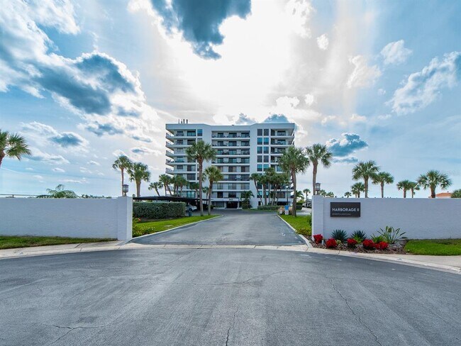 Building Photo - 240 Sand Key Estates Dr