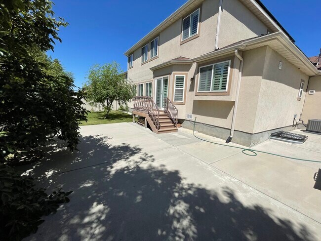 Building Photo - 2936 Sefton Dr