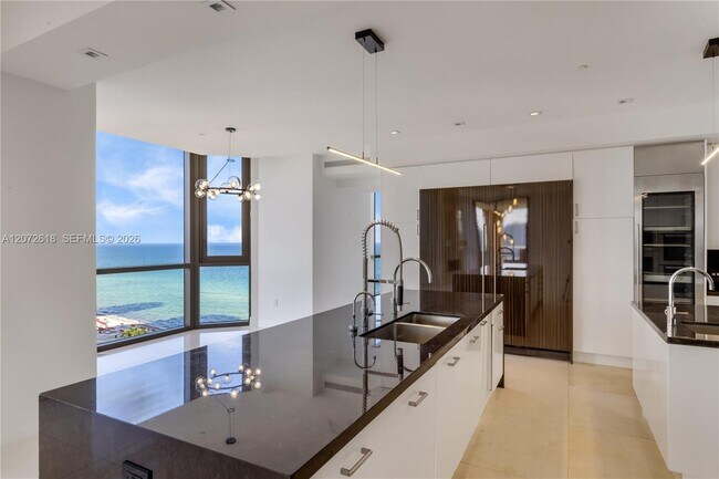 Building Photo - 17749 Collins Ave