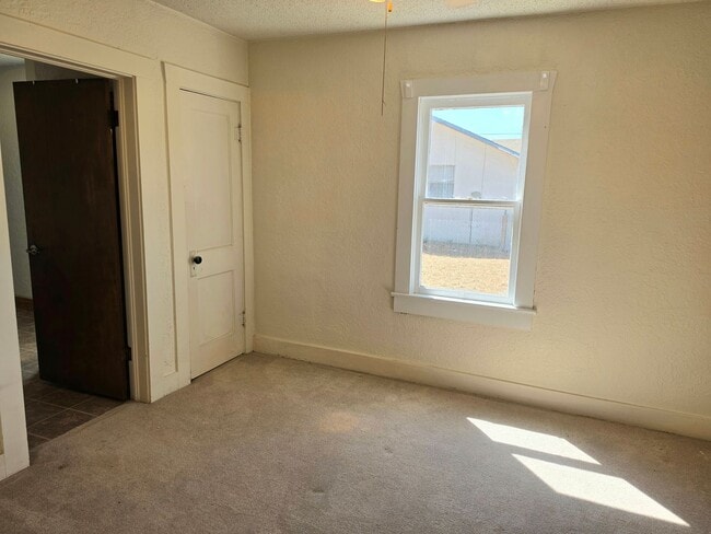Building Photo - 708 Redwine Quincy