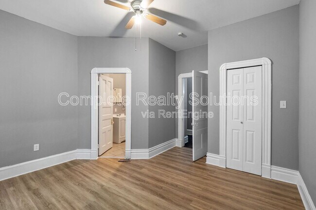 Building Photo - 5132 Kensington Ave