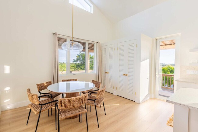 Building Photo - 18954 Acosta Rd