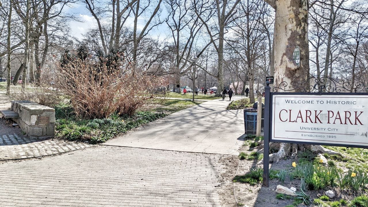 Building Photo - 322 S 42nd St