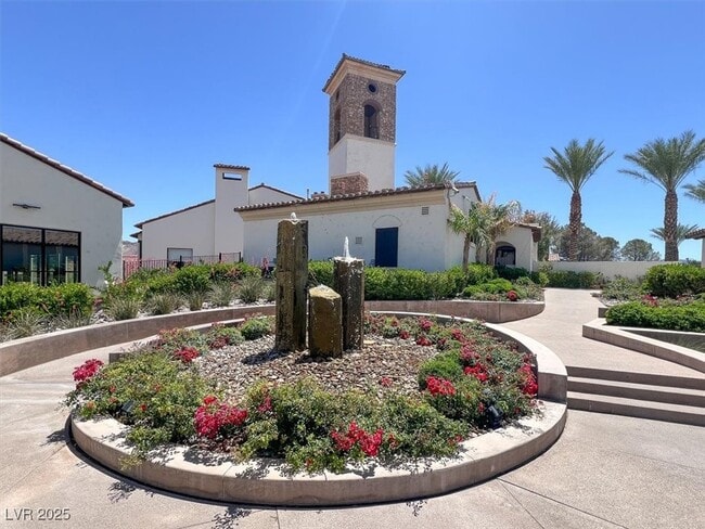 Building Photo - 74 Contrada Fiore Dr