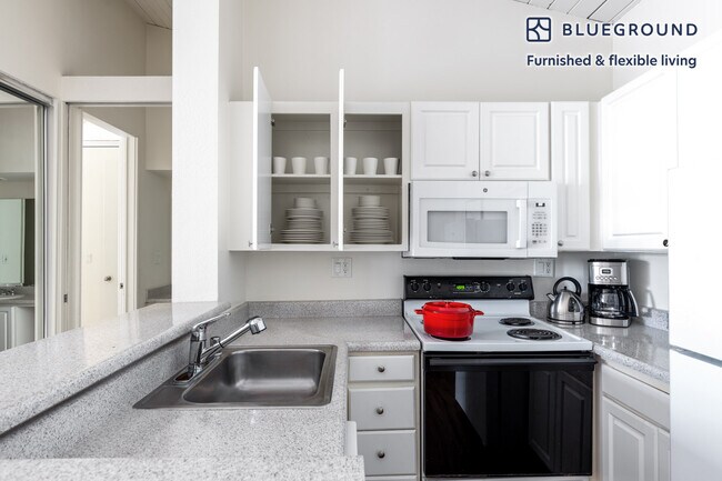 Building Photo - 6150 Canterbury Dr