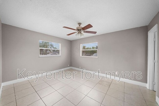 Building Photo - 5458 Fifth Ave