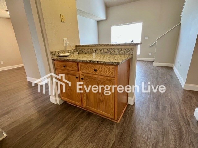 Building Photo - 101 Calla Ct