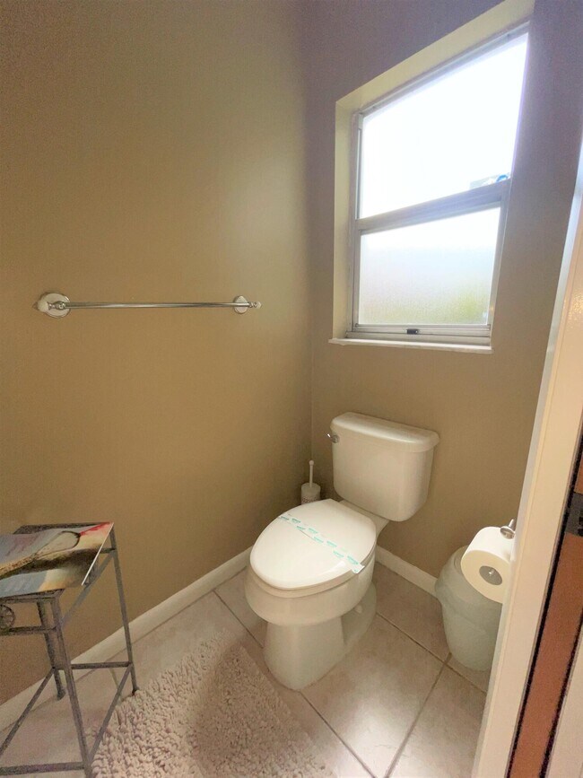Building Photo - 2874 NE Rosetree Dr